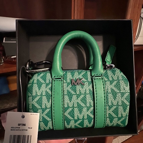 Michael Kors micro duffle keyfob green with box; size: 4.5 in x 3 in x 2.5 inch - Picture 1 of 4